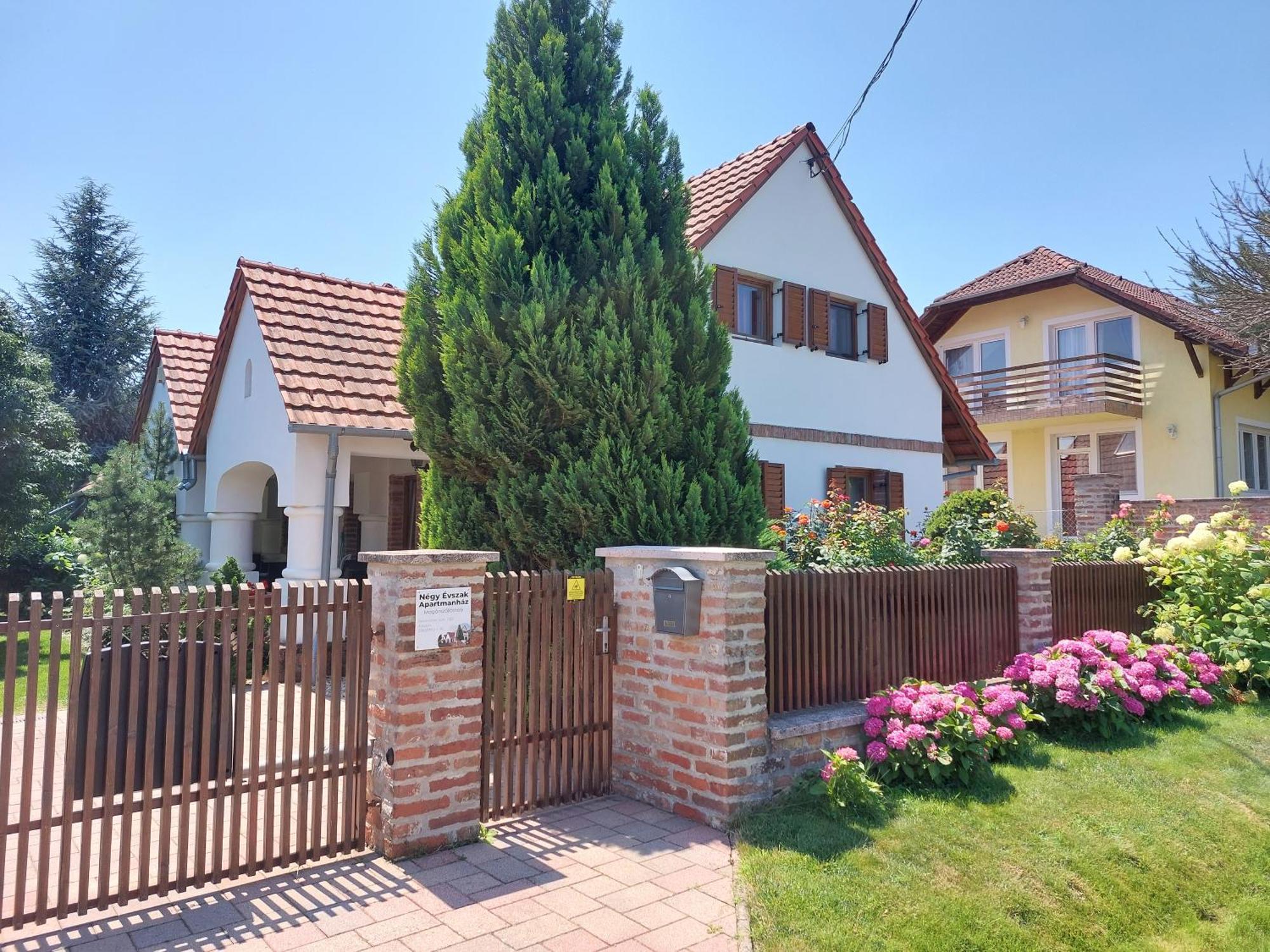 Negy Evszak Apartmanhaz Zalakaros Εξωτερικό φωτογραφία